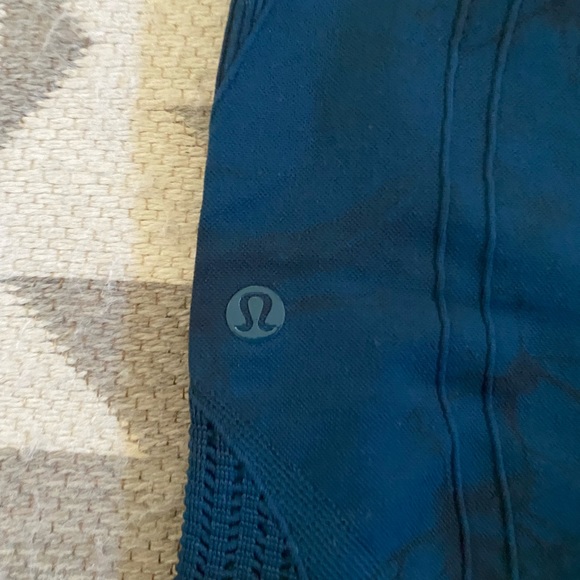 •Lululemon Wunder Under High Rise Crop• - Picture 3 of 4